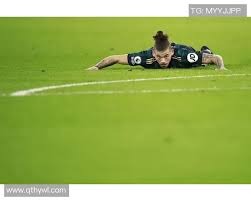 德甲焦点战解析：法兰克福残阵凭主场死磕，多特客场破咒冲冠